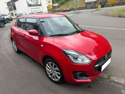 Gebraucht Suzuki Swift 83 PS (61 kW) 2023 Rot Kleinwagen