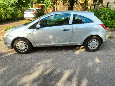 Gebraucht Opel Corsa 60 PS (44 kW) 2009 Silber Kleinwagen