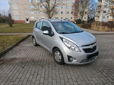 Gebraucht Chevrolet Spark 82 PS (60 kW) 2010 Silber Kleinwagen