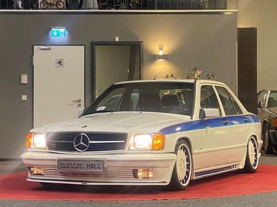 Gebraucht Mercedes 190 122 PS (89 kW) 1984 Weiß Limousine