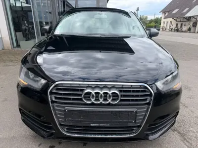 Używany Audi A1 Attraction 105 KM (77 kW) 2012 Czarny Hatchback