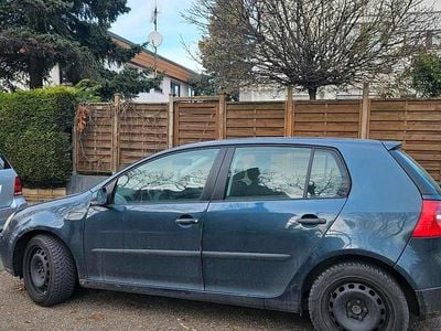 Blau Gebraucht 2005 VW Golf V Kleinwagen | 2.000 € (Fairer Preis)