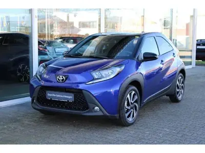 Gebraucht Toyota Aygo X Basis 72 PS (52 kW) 2022 Blau SUV