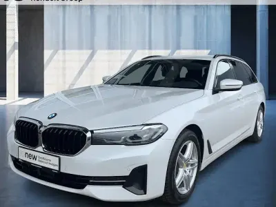Gebraucht BMW 520 Shadowline 190 PS (139 kW) 2023 Weiß Limousine