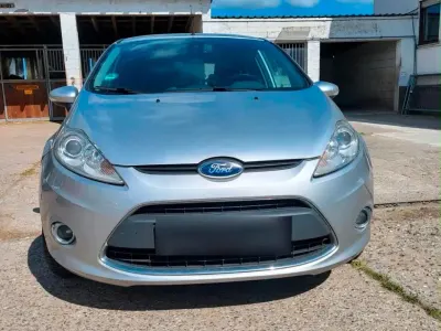 Gebraucht Ford Fiesta 97 PS (71 kW) 2011 Silber Kleinwagen
