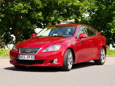 Gebraucht Lexus IS250 Sport Line 208 PS (152 kW) 2010 Rot Limousine