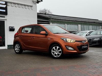 Gebraucht Hyundai i20 Edition 86 PS (63 kW) 2015 Orange Limousine