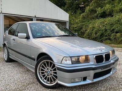 BMW 323