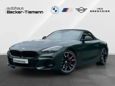 Gebraucht BMW Z4 Pure Impulse 340 PS (250 kW) 2025 Frozen deep green Cabrio