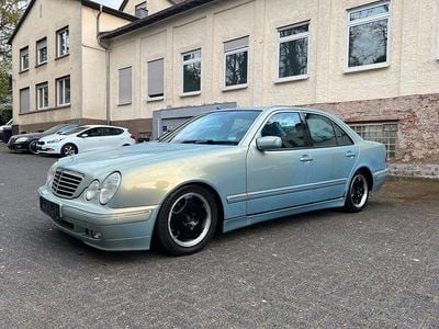 Usata Mercedes E320 197 CV (144 kW) 2001 Blu Berlina