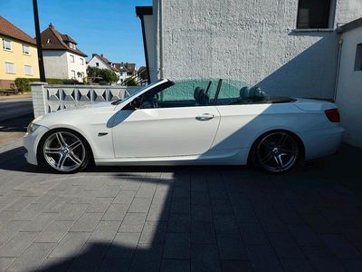 Weiß Gebraucht 2012 BMW 325 Cabriolet M Sport Cabrio | 13.995 €