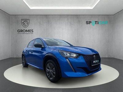 Gebraucht Peugeot e-208 Allure 100 kW (136 PS) 2023 Vertigo blau (metallic) Kleinwagen