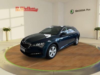 Lavablau metallic Gebraucht 2024 Skoda Superb Comfort Kombi | 43.400 € (Teuer)