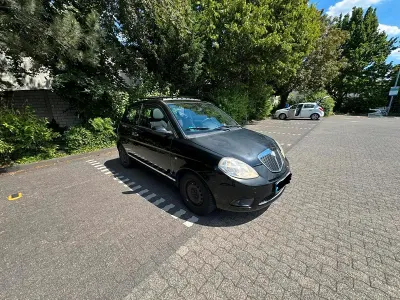 Gebraucht Lancia Ypsilon 75 PS (55 kW) 2007 Schwarz Kleinwagen