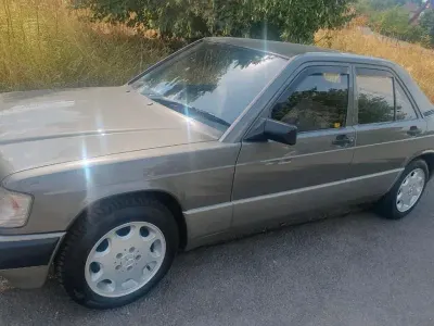 Gebraucht Mercedes 190 122 PS (89 kW) 1990 Grau Limousine