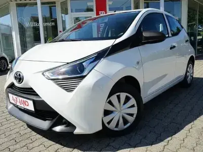 Gebraucht Toyota Aygo 72 PS (52 kW) 2019 Weiß Kleinwagen