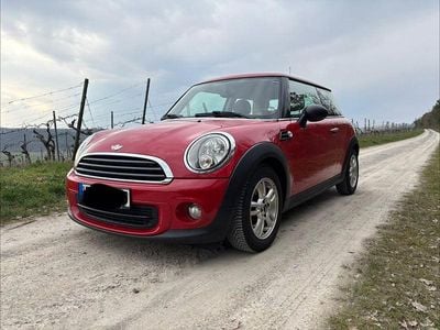 Begagnad Mini ONE 75 HK (55 kW) 2012 Röd Halvkombi