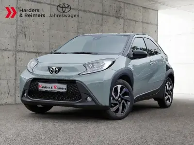 Neu Toyota Aygo 72 PS (52 kW) 2025 Grün