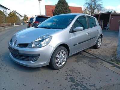 Gebraucht Renault Clio II 90 PS (66 kW) 2006 Grau Kleinwagen