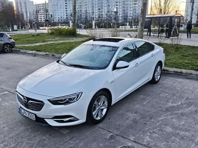 Gebraucht Opel Insignia Business Innovation 140 PS (102 kW) 2017 Weiß Kleinwagen