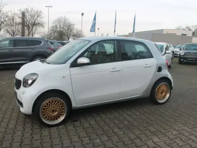 Gebraucht Smart ForFour 71 PS (52 kW) 2018 Weiß silber Kleinwagen