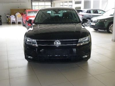 Deep black perleffekt Gebraucht 2018 VW Tiguan Comfortline SUV | 18.800 € (Fairer Preis)