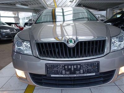 Beige Gebraucht 2010 Skoda Octavia Elegance Limousine | 5.990 € (Fairer Preis)