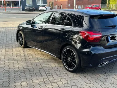 Gebraucht Mercedes A180 AMG line 122 PS (89 kW) 2017 Schwarz Limousine