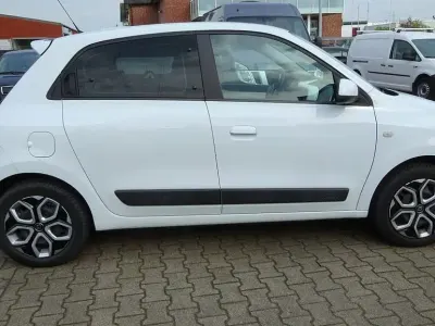Używany Renault Twingo LIMITED 73 KM (53 kW) 2020 Biały Hatchback