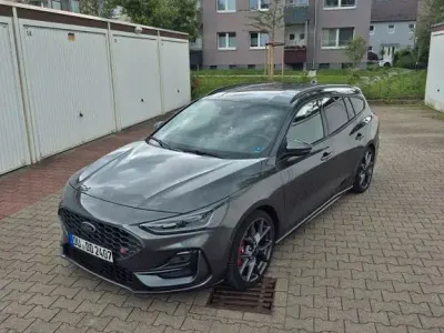 Gebraucht Ford Focus ST 280 PS (205 kW) 2024 Grau Limousine