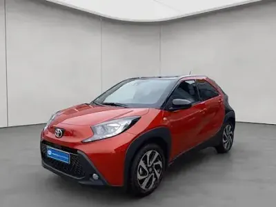 Gebraucht Toyota Aygo X Team 72 PS (52 kW) 2024 Chili red / night sky black SUV