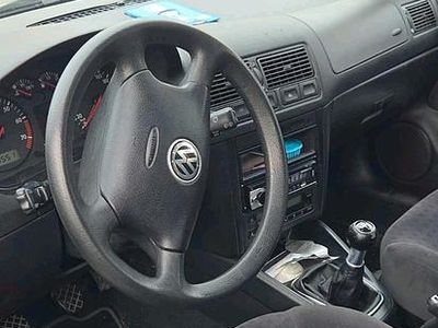 Silber Gebraucht 2002 VW Golf Limousine | 2.100 € (Fairer Preis)