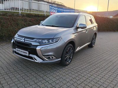 Gebraucht Mitsubishi Outlander P-HEV Top 224 PS (164 kW) 2019 Platinumgrau SUV
