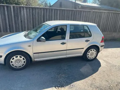 Second-hand VW Golf IV 114 CP (83 kW) 1999 Argintiu Hatchback
