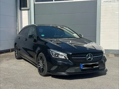 Gebraucht Mercedes CLA220 Shooting Brake 170 PS (125 kW) 2019 Schwarz Kombi