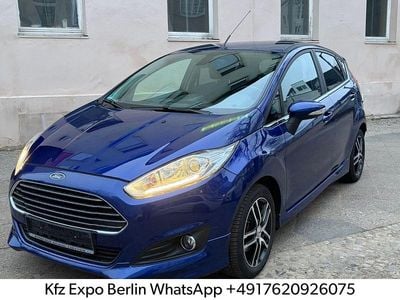 Gebraucht Ford Fiesta Titanium 101 PS (74 kW) 2015 Blau Kleinwagen