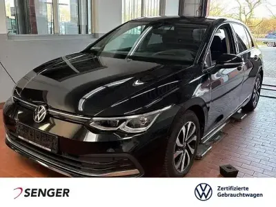 Brugt VW Golf VIII Active 150 HK (110 kW) 2022 Sort Sedan