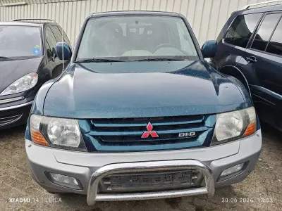 Gebraucht Mitsubishi Pajero 165 PS (121 kW) 2000 Grün SUV