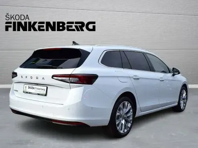 Gebraucht Skoda Superb Selection 150 PS (110 kW) 2025 Weiß Kombi