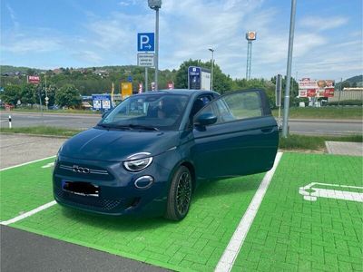 gebraucht Fiat 500e 3+1 42 kWh - unfallfrei 1. Hand