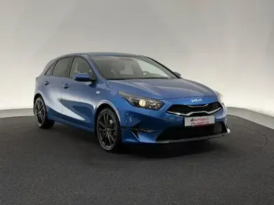 Gebraucht Kia Ceed Spirit 160 PS (117 kW) 2024 Blau Kleinwagen
