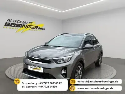 Gebraucht Kia Stonic 99 PS (72 kW) 2019 (urg) urbangrün met. SUV
