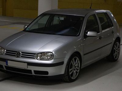 Silber Gebraucht 2003 VW Golf IV Kleinwagen | 2.690 € (Etwas zu teuer)
