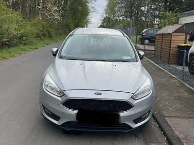 Gebraucht Ford Focus 120 PS (88 kW) 2016 Silber Kombi