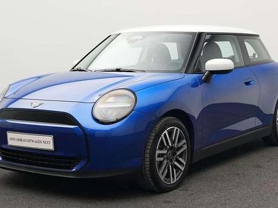 Second-hand Mini Cooper Classic 135 kW (184 CP) 2025 Albastru Hatchback