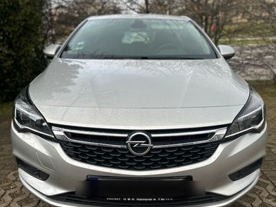 gebraucht Opel Astra (2017, 1.4 Benzin, 104000km)