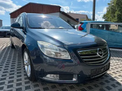Gebraucht Opel Insignia 220 PS (161 kW) 2010 Blau Limousine