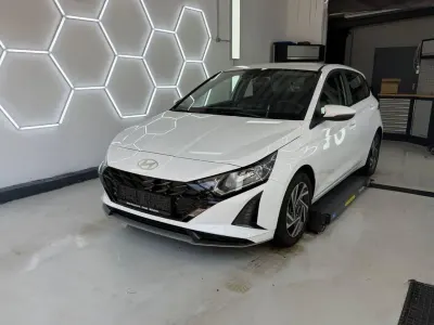 Gebraucht Hyundai i20 Trend 101 PS (74 kW) 2023 Weiß Kleinwagen