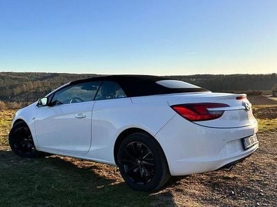 Second-hand Opel Cascada Innovation 165 CP (121 kW) 2013 Alb Cabrio