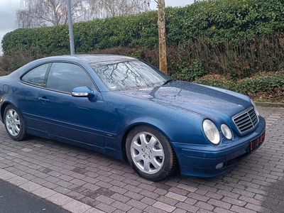 Usata Mercedes CLK320 Avantgarde 217 CV (159 kW) 2001 Blu Coupé